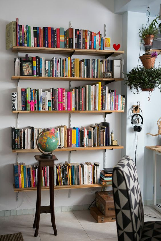 Qual a estante de livros mais adequada para ter em casa?